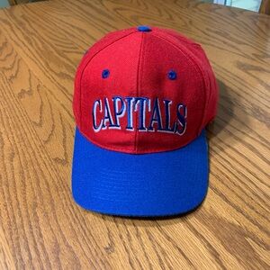 Vintage Washington Capitals NHL ball cap.